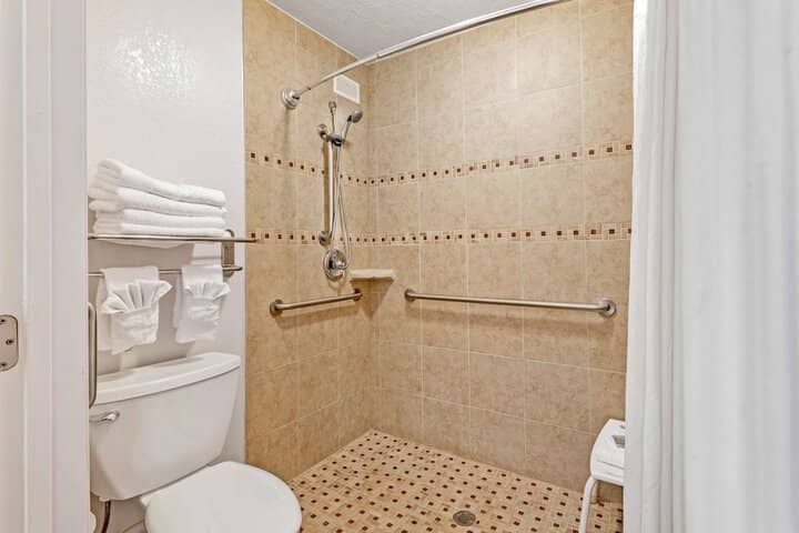 Room 17 of 25