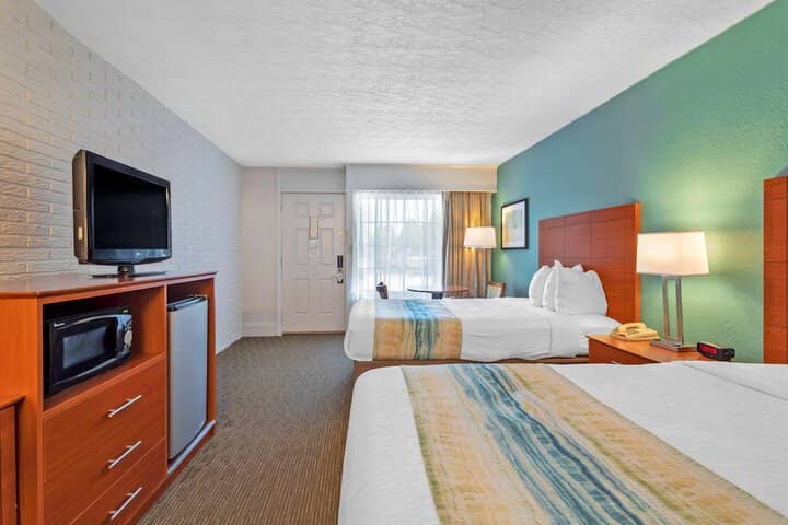 Room 8 of 25